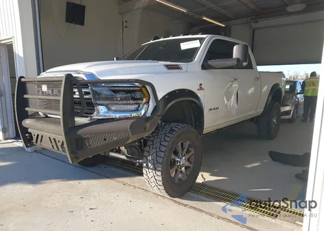 2019 Ram 2500 Big Horn 4X4 6'4 Box z USA, uszkodzony, nr VIN 3C6UR5DL2KG529836